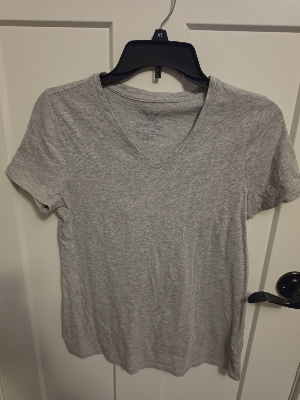 Faded Glory Men's Light Gray V-Neck Short Sleeve Tee